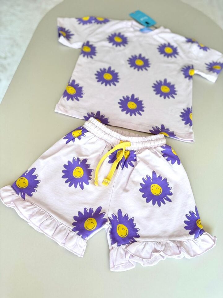 Papatya Desenli Kız Çocuk Şortlu Takım